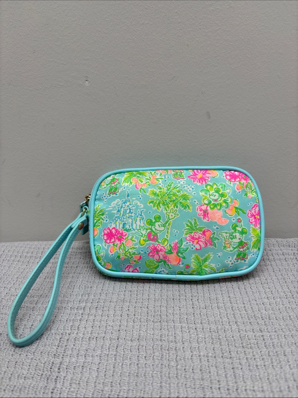 Lilly Pulitzer X Disney Parks Exclusive Gillie Wristlet Zip Wallet Blue Ibiza